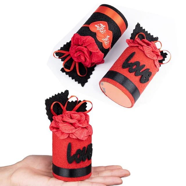 گل نمدی دو طرح قلب و لاو مناسب هدیه دادن