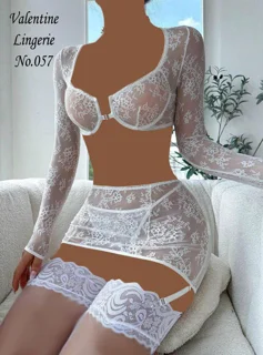 ست فانتزی فنردار ۴ تکه جوراب دار فری سایز ۳۸ تا ۴۲ کد۰۵۷